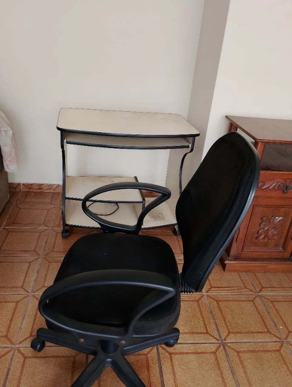 Mesa para computador e cadeira  - Foto 2