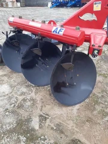 TRATOR E IMPLEMENTOS LOCAÇÃO  - Foto 4