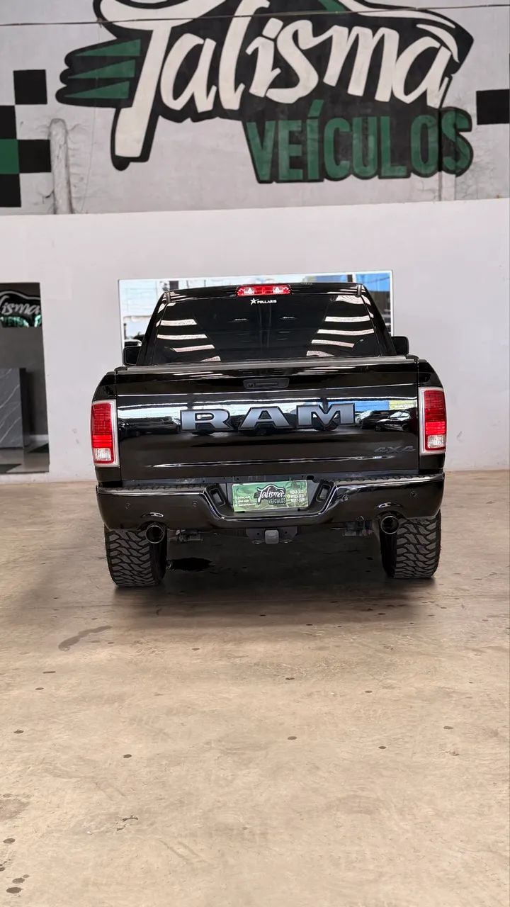 Ram Classic Laramie Night Edition 5.7 V8 16V Gasolina 4X4 Aut. 2022 - Foto 5