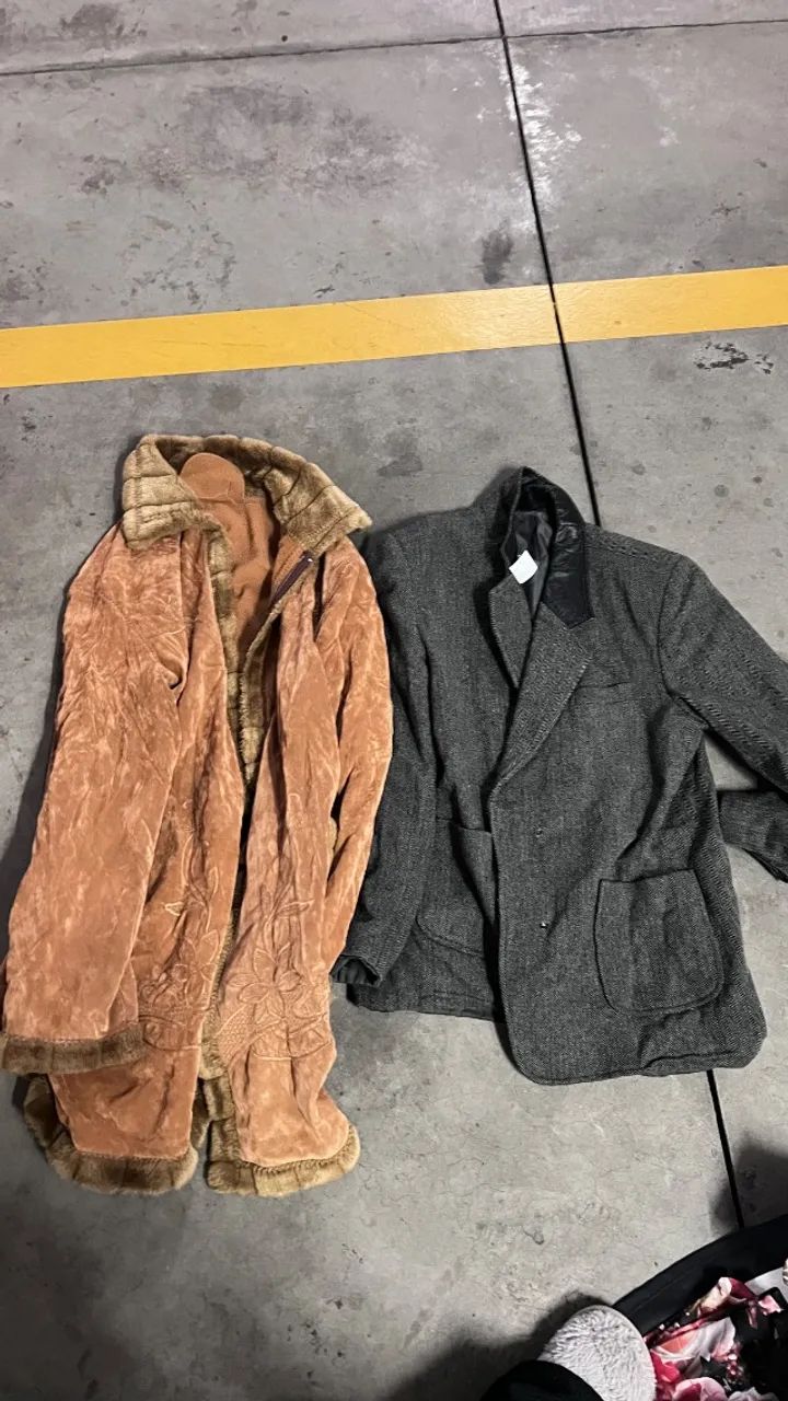 Lote de roupa 5 reais cada peça  - Foto 3