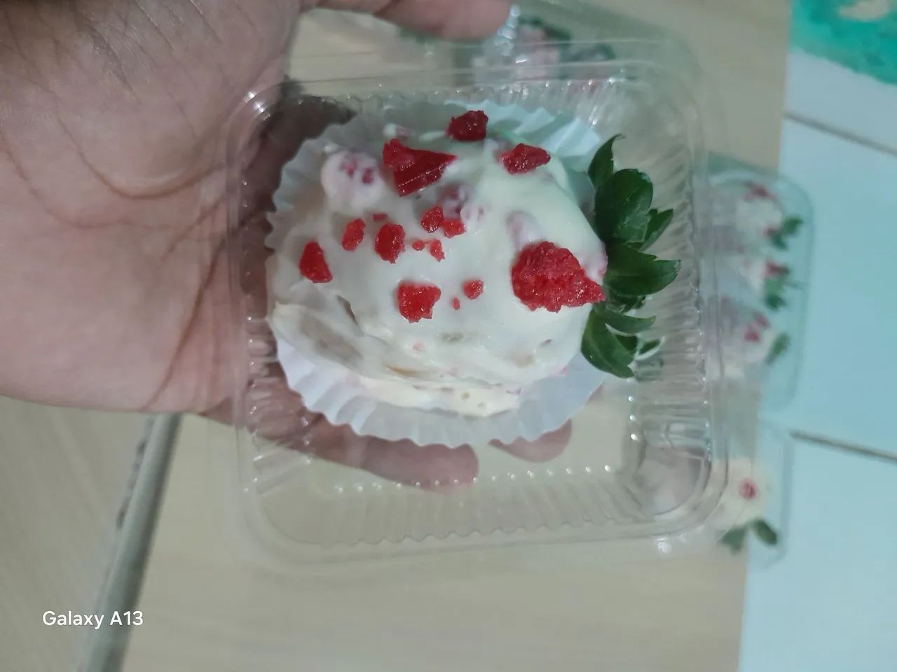 Vende se morango cravejado 