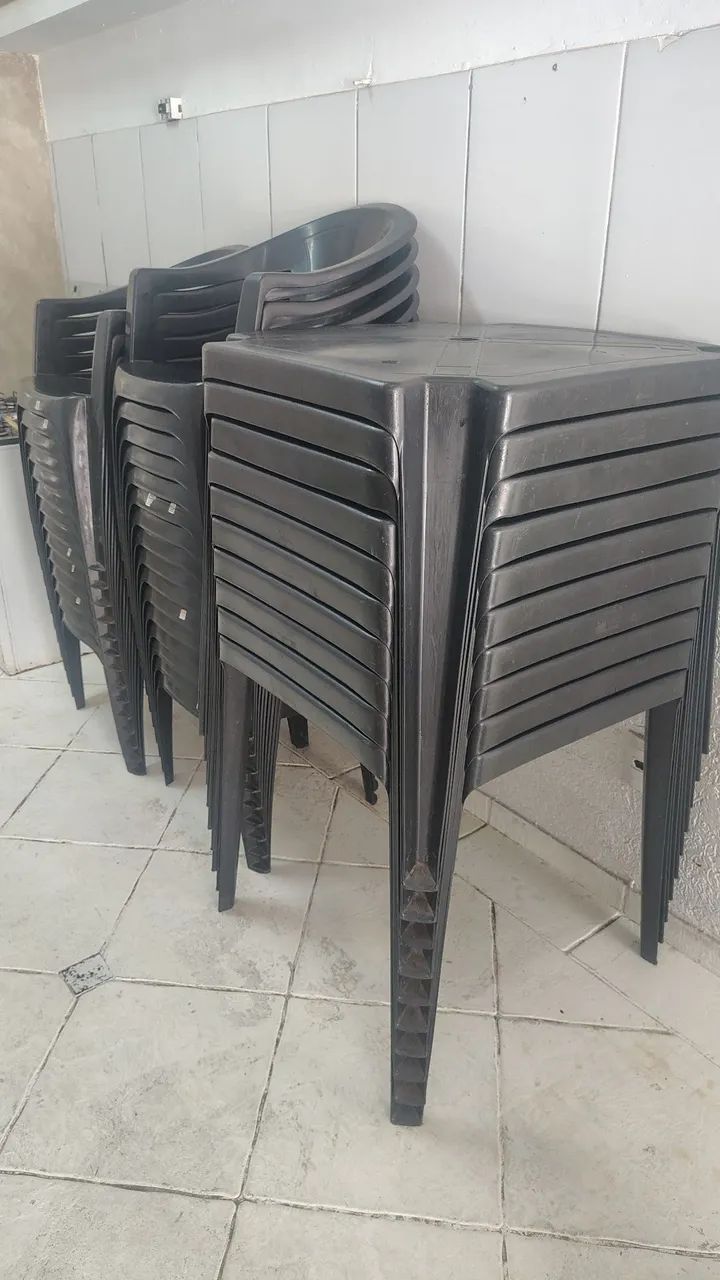 Mesas e Cadeiras