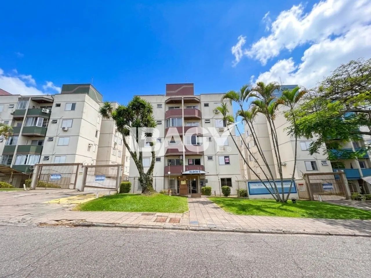 Excelente Apartamento 2 dormitório(s) em Coqueiros - Florianópolis