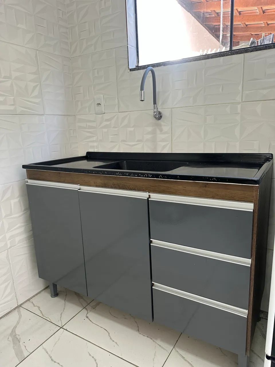 Armário cozinha com tampo 