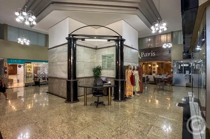 Sala Comercial Térrea no Centro de Florianópolis, 62 m² com Mezanino - Foto 9
