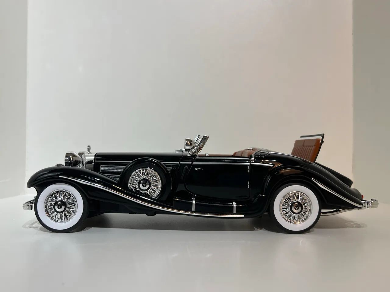 Mercedes-Benz 500K 1:18 - Foto 2