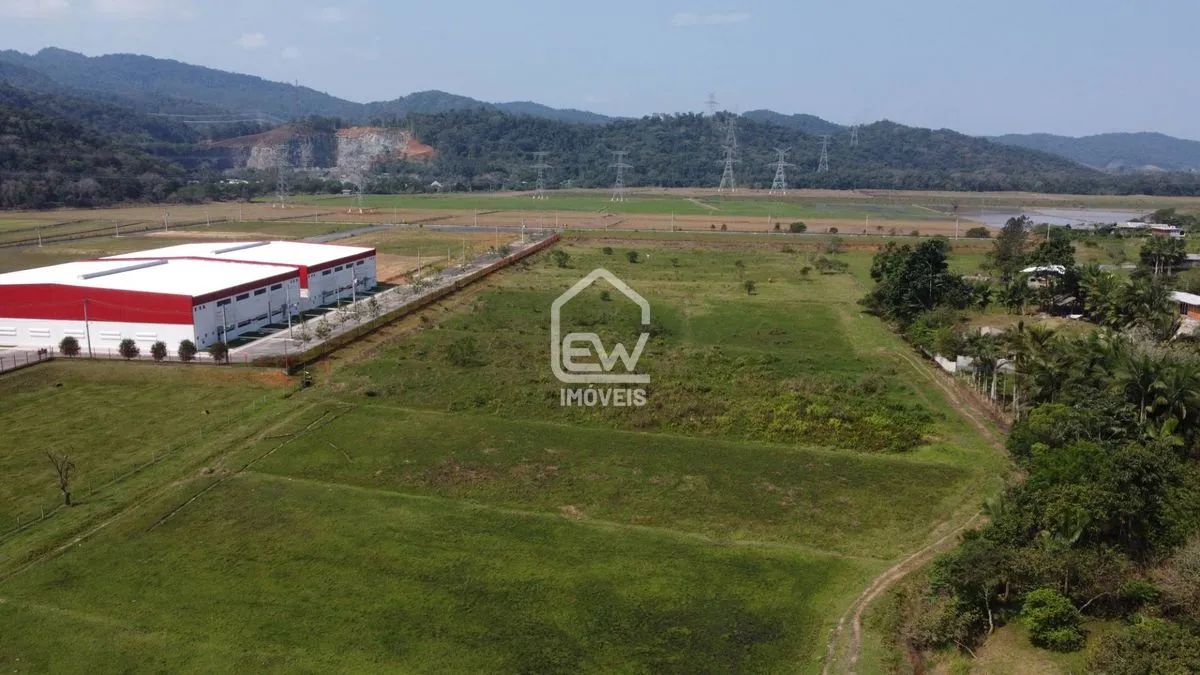 Terreno Industrial com Área Total de 46.422m² em Gaspar, SC