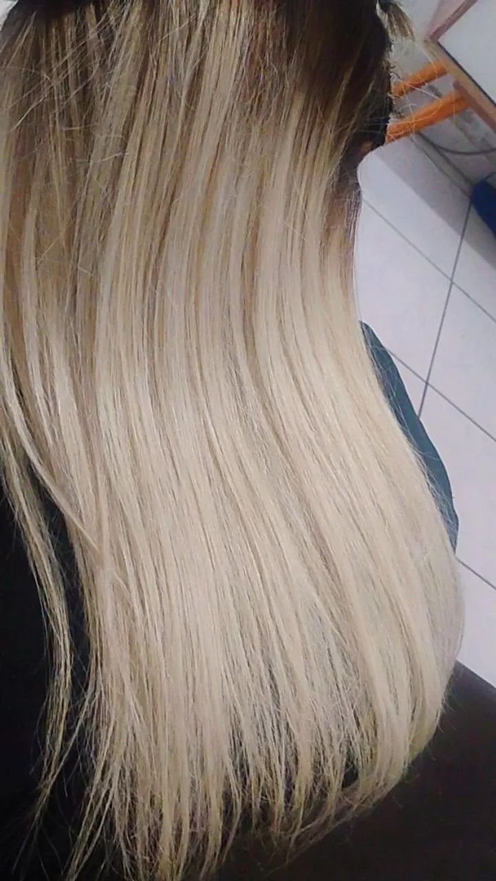 Cabelo loiro na tela - Foto 2