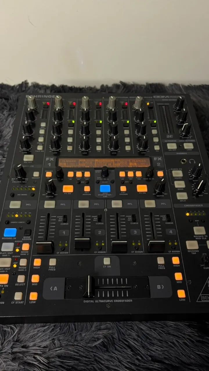 Mixer DJ Behringer DDM4000 FUNCIONANDO PERFEITAMENTE - Foto 4