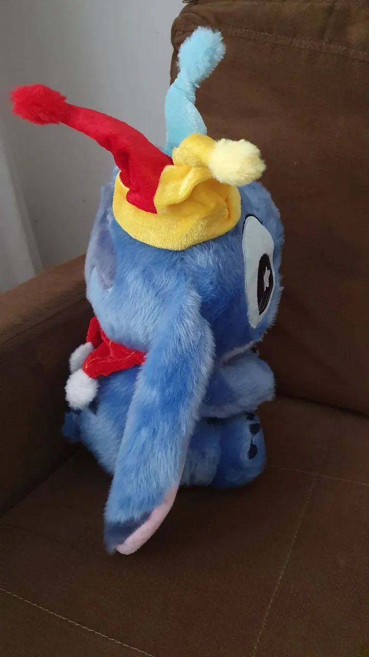Stitch de Pelúcia com Roupa de Bobo da Côrte  - Foto 3