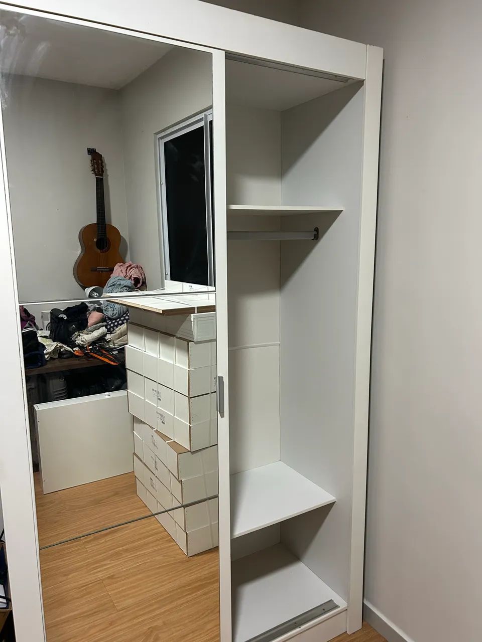 Guarda-roupa branco com espelho 2 portas - Foto 3