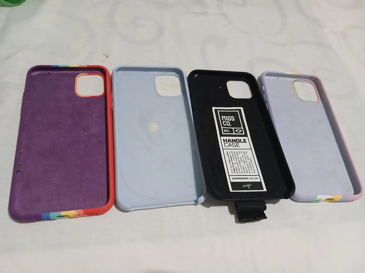  Kit Com 4 Capinhas Para iPhone 11 - Ótimo Estado! - Foto 2