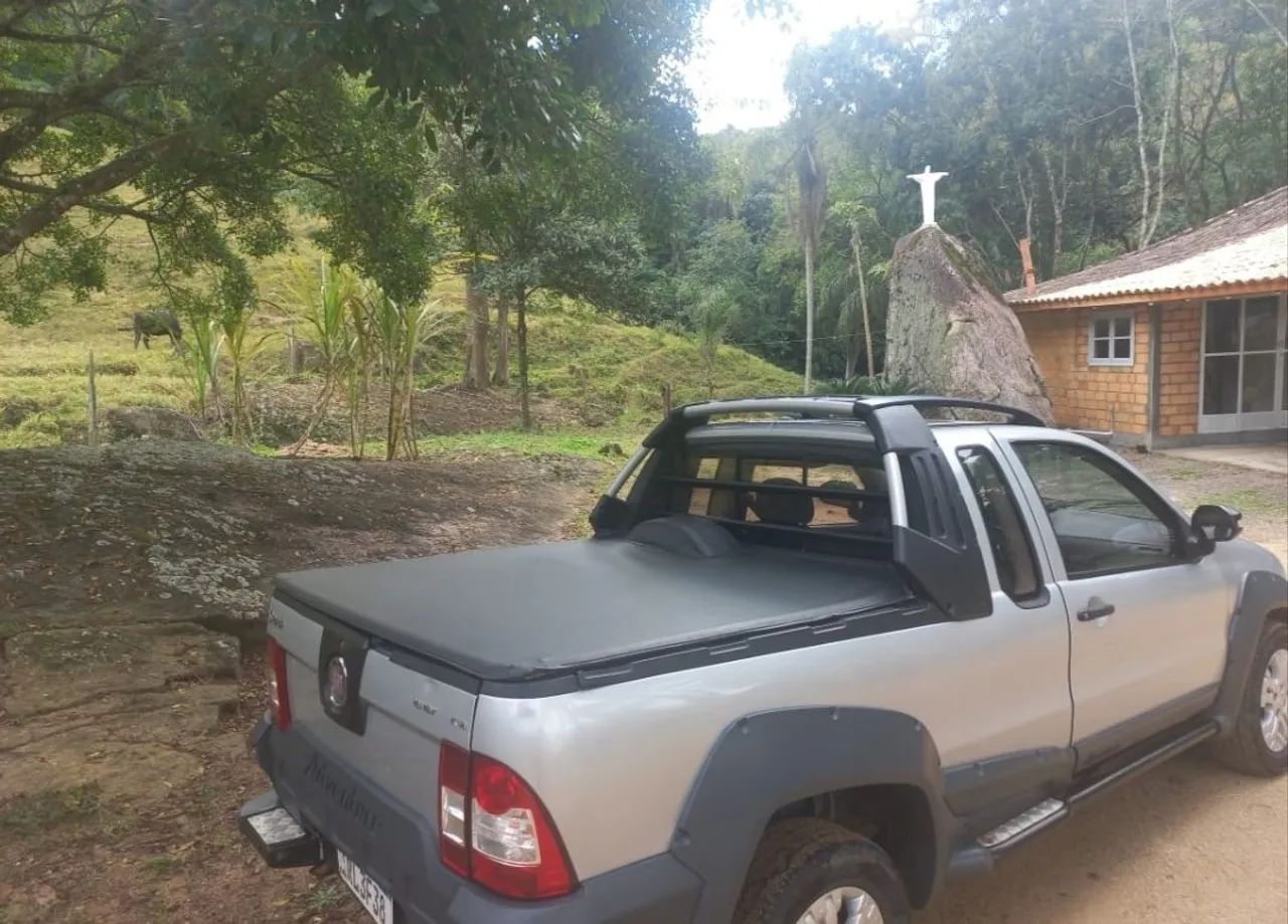 Fiat Strada Adventure 1.8/ 1.8 Locker Flex CE 2011 - Foto 4