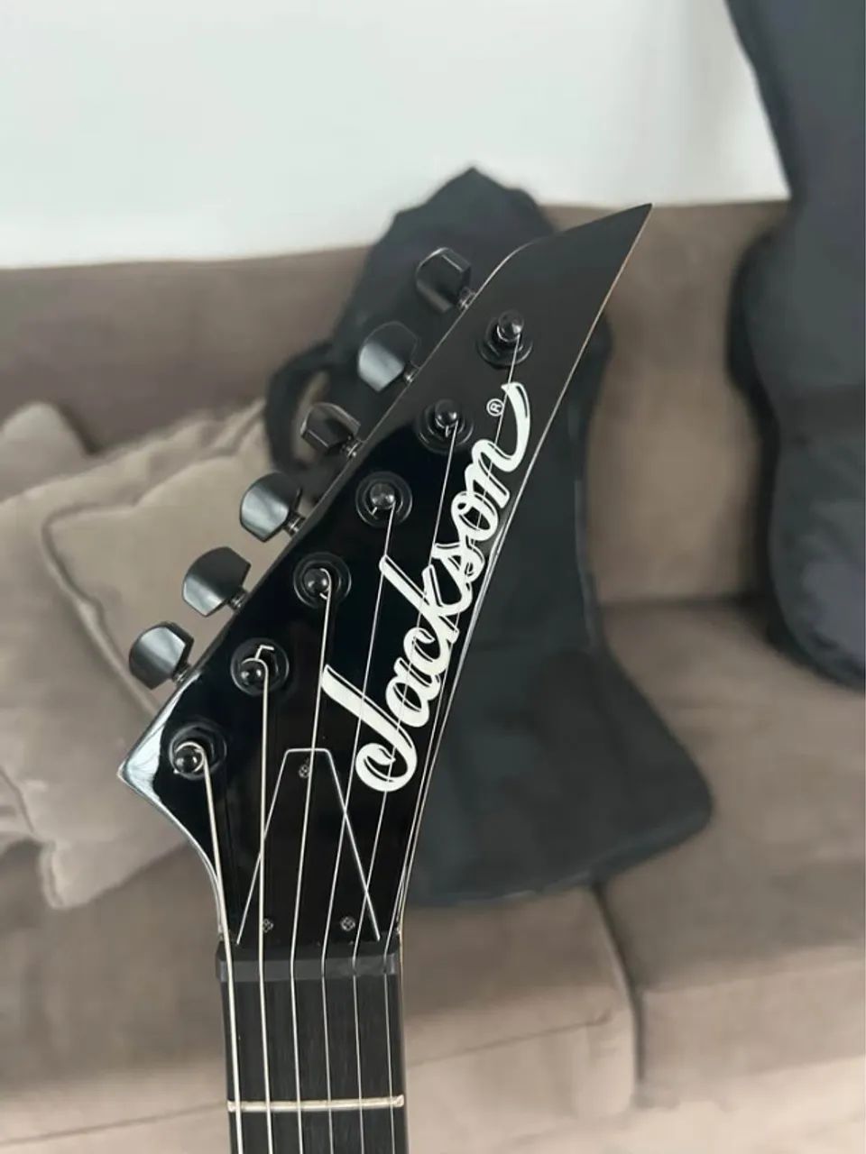 Guitarra Jackson Dinky Js11 - Foto 3