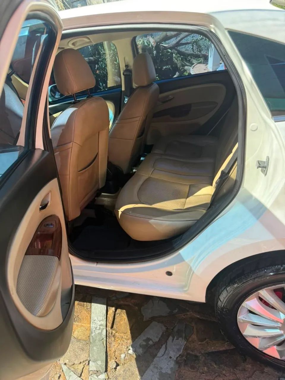 Fiat Linea Absolute 1.9/1.8 Flex Dualogic 4P 2012 - Foto 4