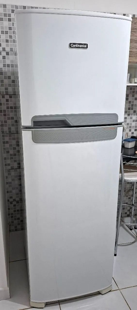 Vendo Geladeira Dúplex Continental à vista (Pix ou espécie)