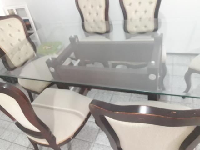 Conjunto Clássico De Mesa C/ Tampo De Vidro e 6 Cadeiras - Foto 2