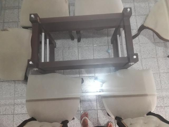 Conjunto Clássico De Mesa C/ Tampo De Vidro e 6 Cadeiras - Foto 4