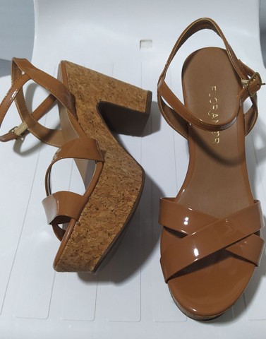 Sandalia em Sapatos - Plataforma 36 – meiasola