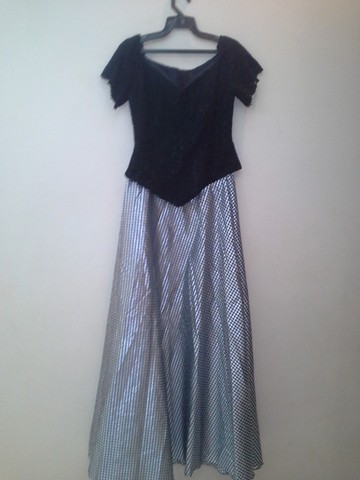 Conjunto Saia E Blusa Sociais Tamanho P semi novo - ótimo estado - Foto 3