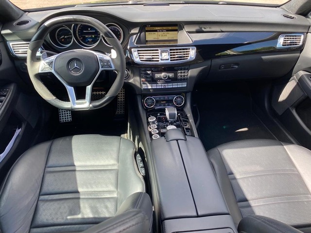 MERCEDES-BENZ AMG CLS 63 V8  - Foto 6