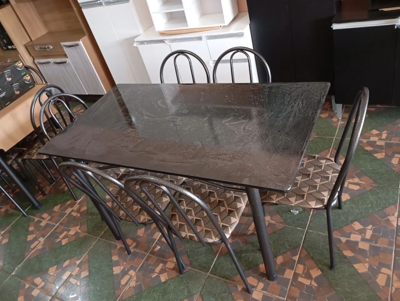 Mesa com 6 cadeiras, tampo em ardósia. - Foto 5