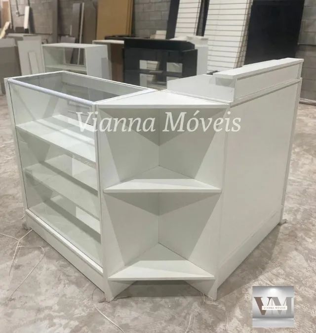 Balcão Caixa em L + Balcão Vitrine com Vidro Superior