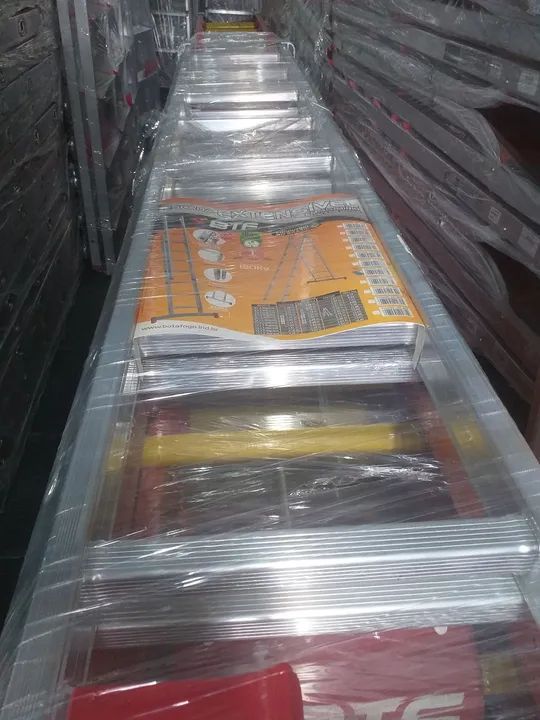 Escada de Alumínio Dobrável 15x2 - 8,00 metros - Foto 3