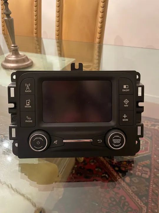 Multimídia Renegade modelo 2017 - Usado - Excelente