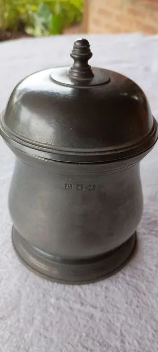 Pote com tampa de estanho John Somers  - Foto 5