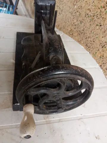 Máquina costura antiga - Foto 2
