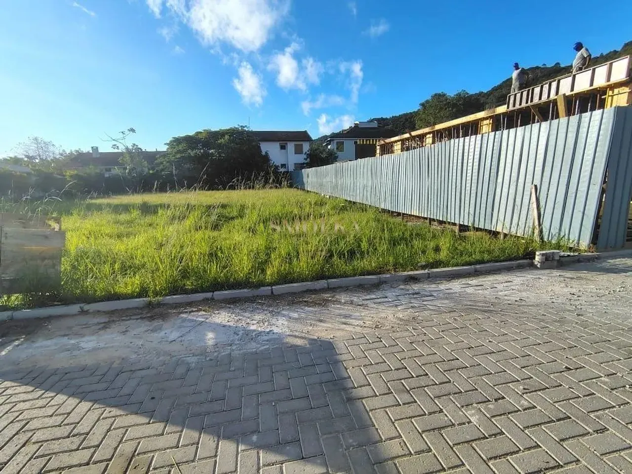 TERRENO EM CONDOMÍNIO NA CACHOEIRA.