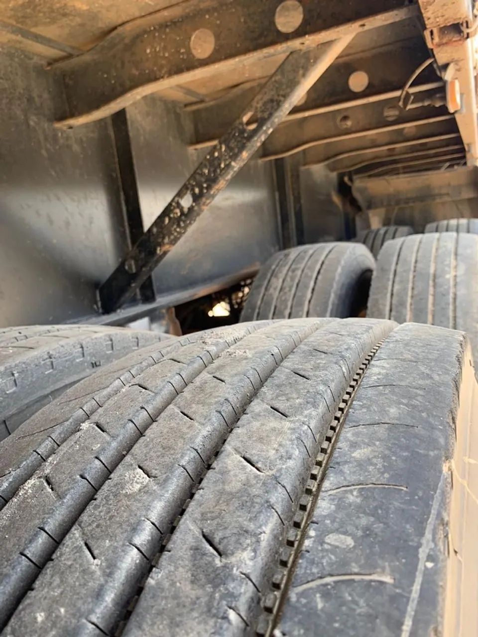 Vendo carreta 4 eixo - Foto 2