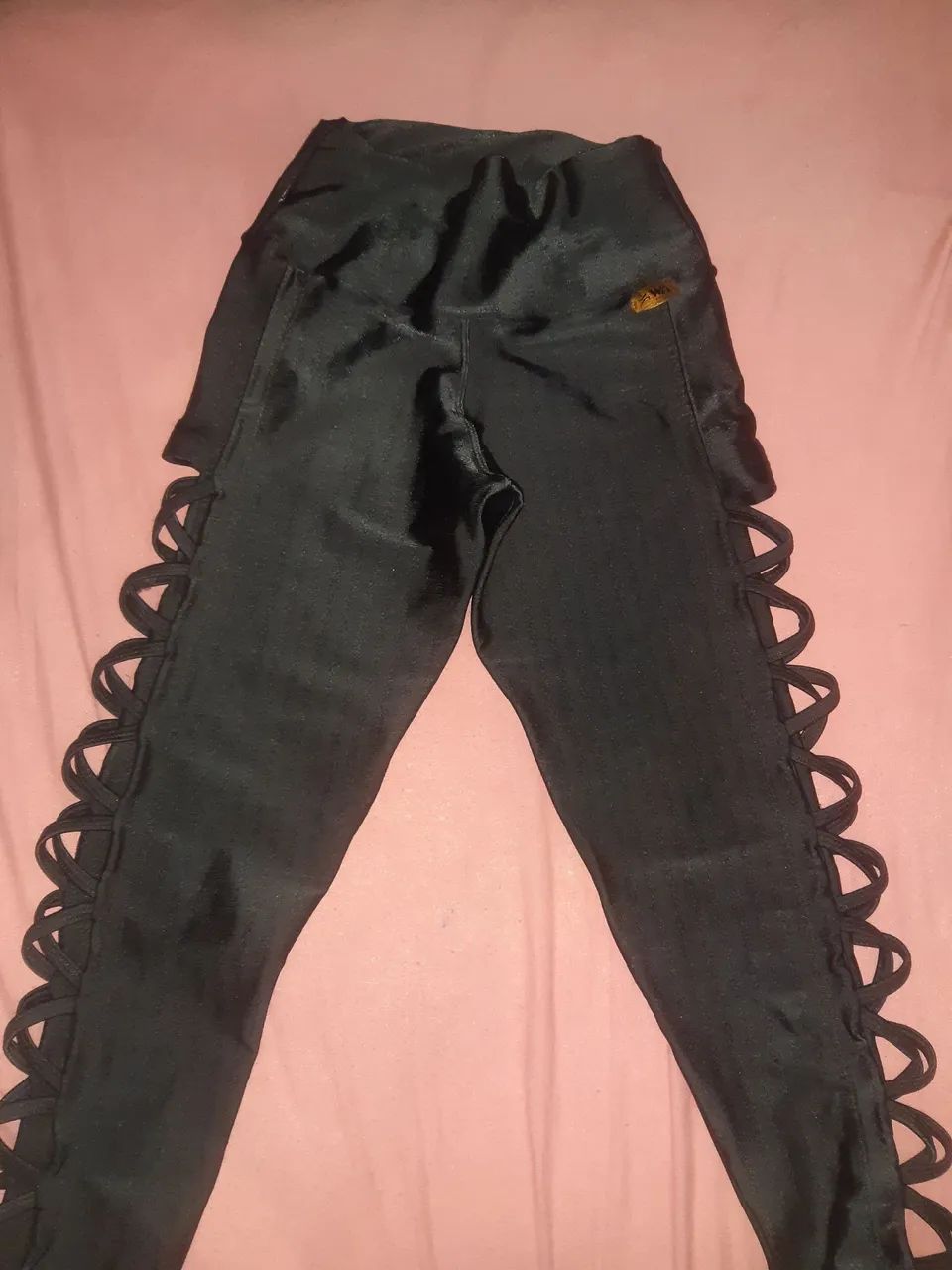 Calça legging preta vazada academia esportes - Foto 2