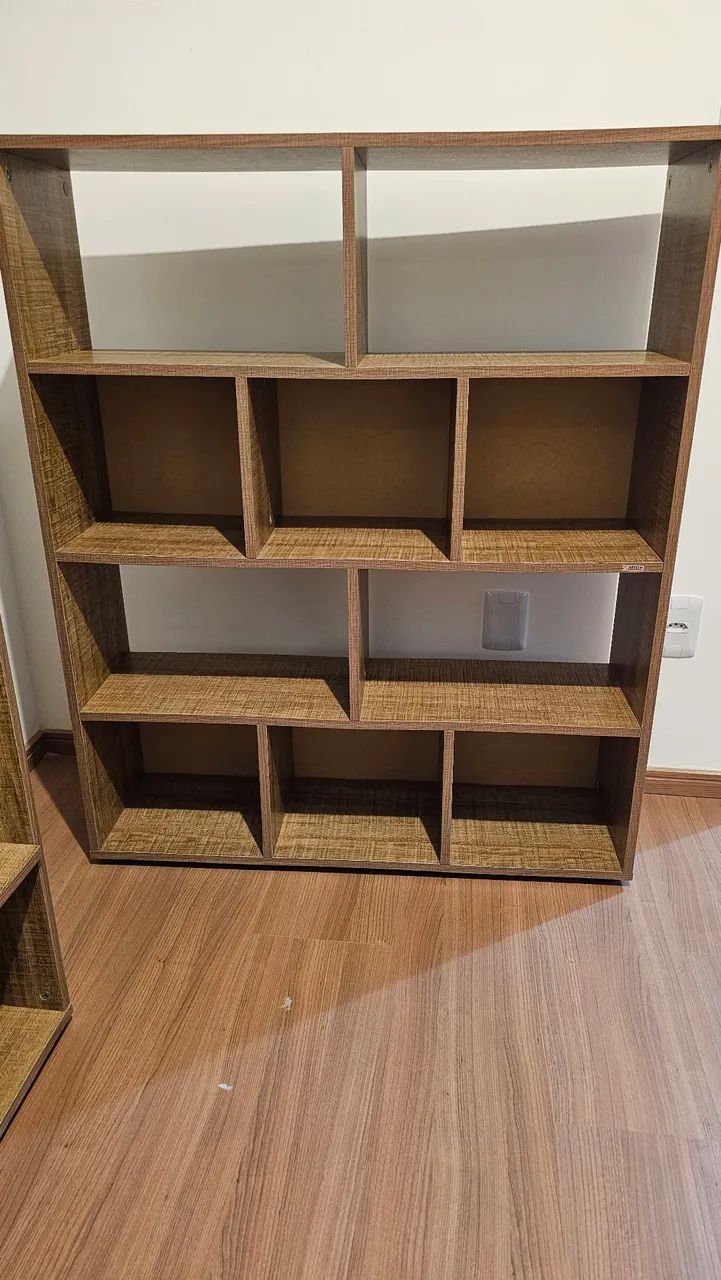 Estante de livros64352683592961121