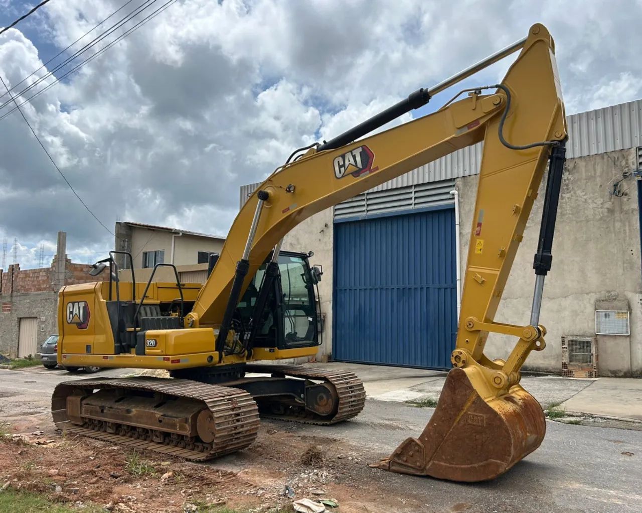 Escavadeira Caterpillar 320 ano 2022 com motor 6 cilindros e 5.800 horas, em SP - Foto 3