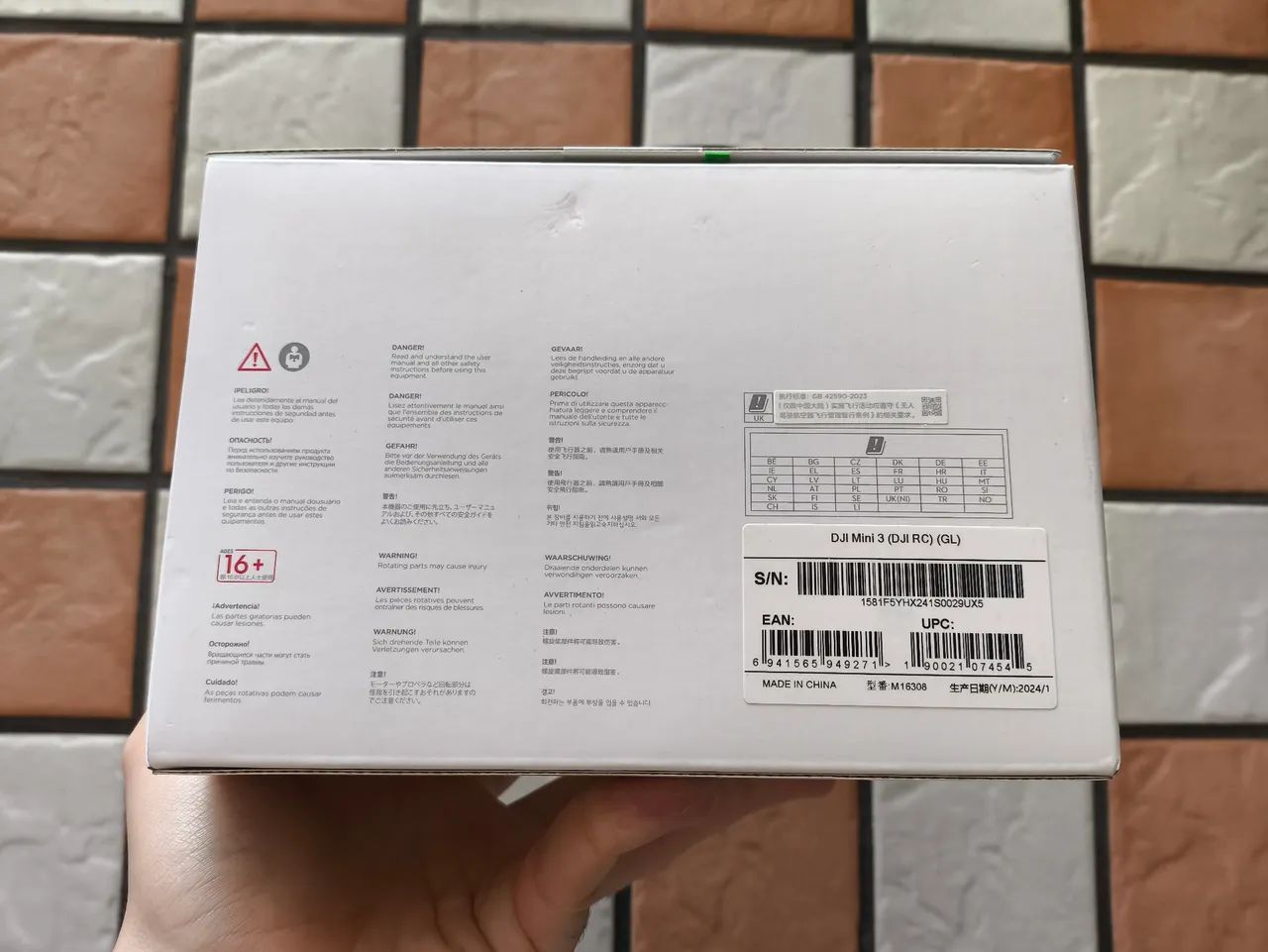 Dji mini 3 com tela, filma em 4k30 fps, gimbal 3 Eixos, voa até 10km,motores Brushless  - Foto 2