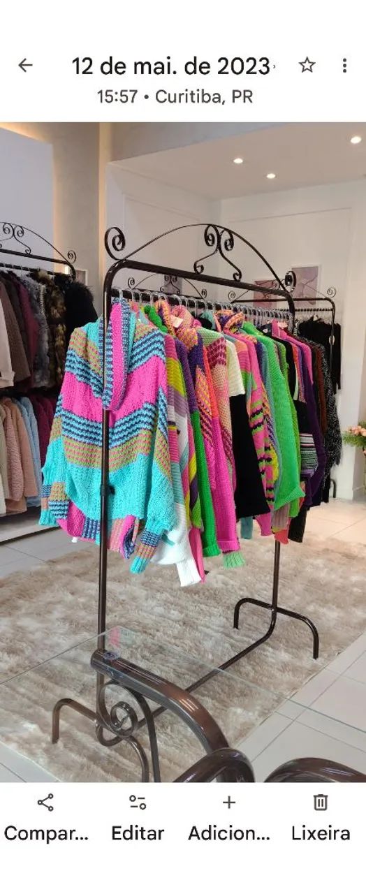 Araras de roupas vintage de ferro 