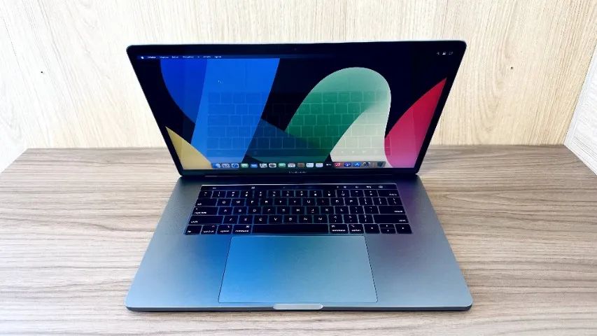 MacBook Pro 2019, Core i9, 32 Gigas Ram, 512 Ssd, 15.4 Polegadas, Touch Bar + Touch Id - Foto 2