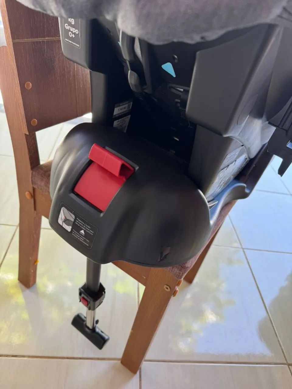 Carrinho de bebê com bebê conforto epic lite - Foto 4