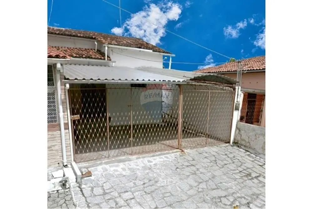 Casa à venda 3 quartos - Cruz das Armas (Próximo ao Supermercado BeMais)