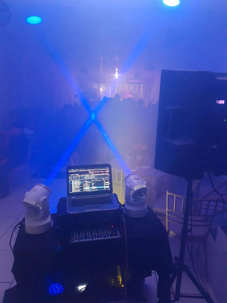 DJ ILUMINAÇÃO E SOM 350 COMPLETO POR 5 HORAS