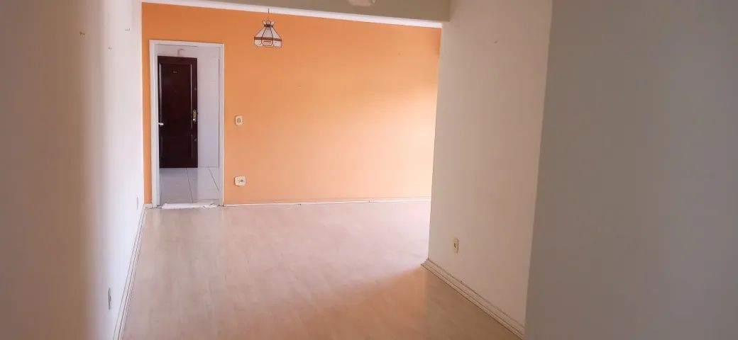 A897 - Apartamento no centro comercial da cidade com dois dormitórios