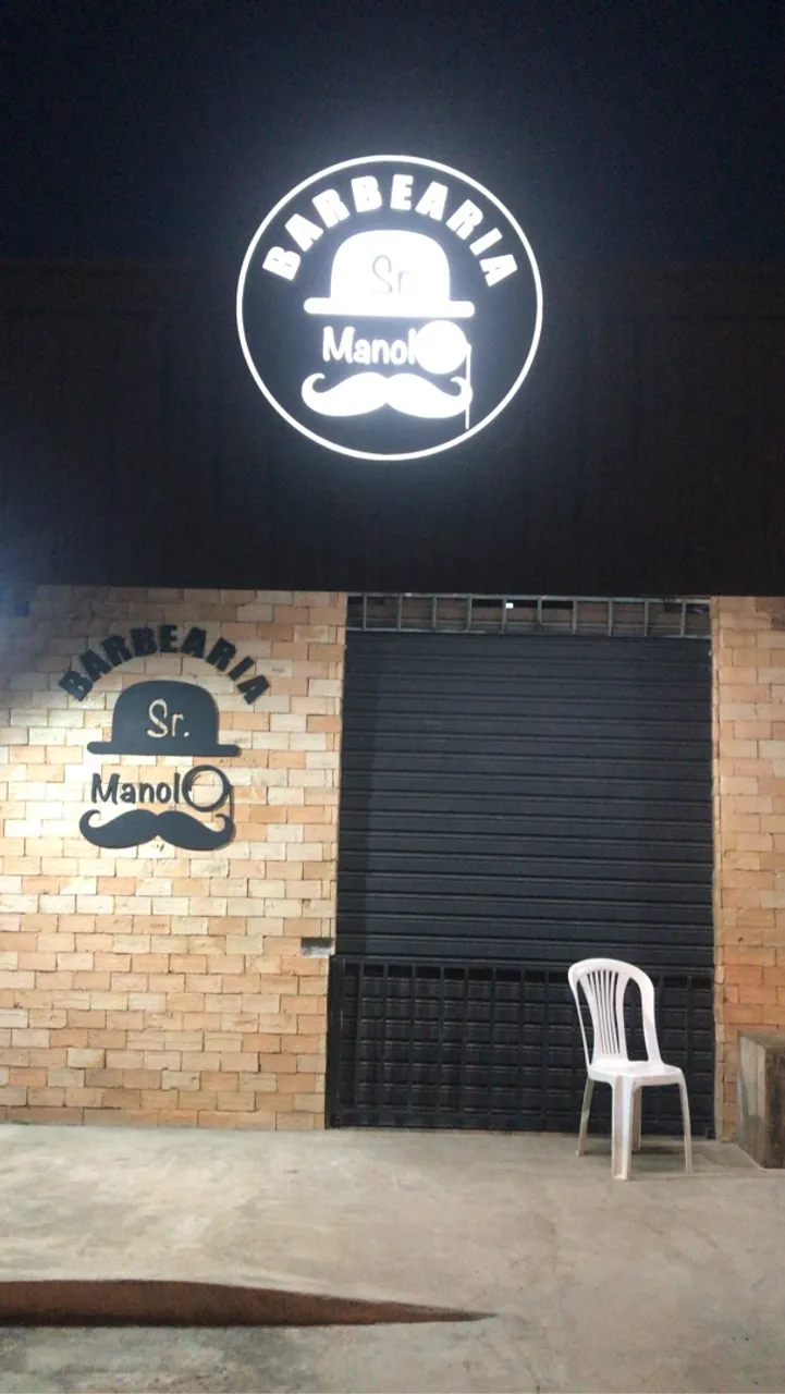 Barbearia completa, só entrar e trabalhar.
