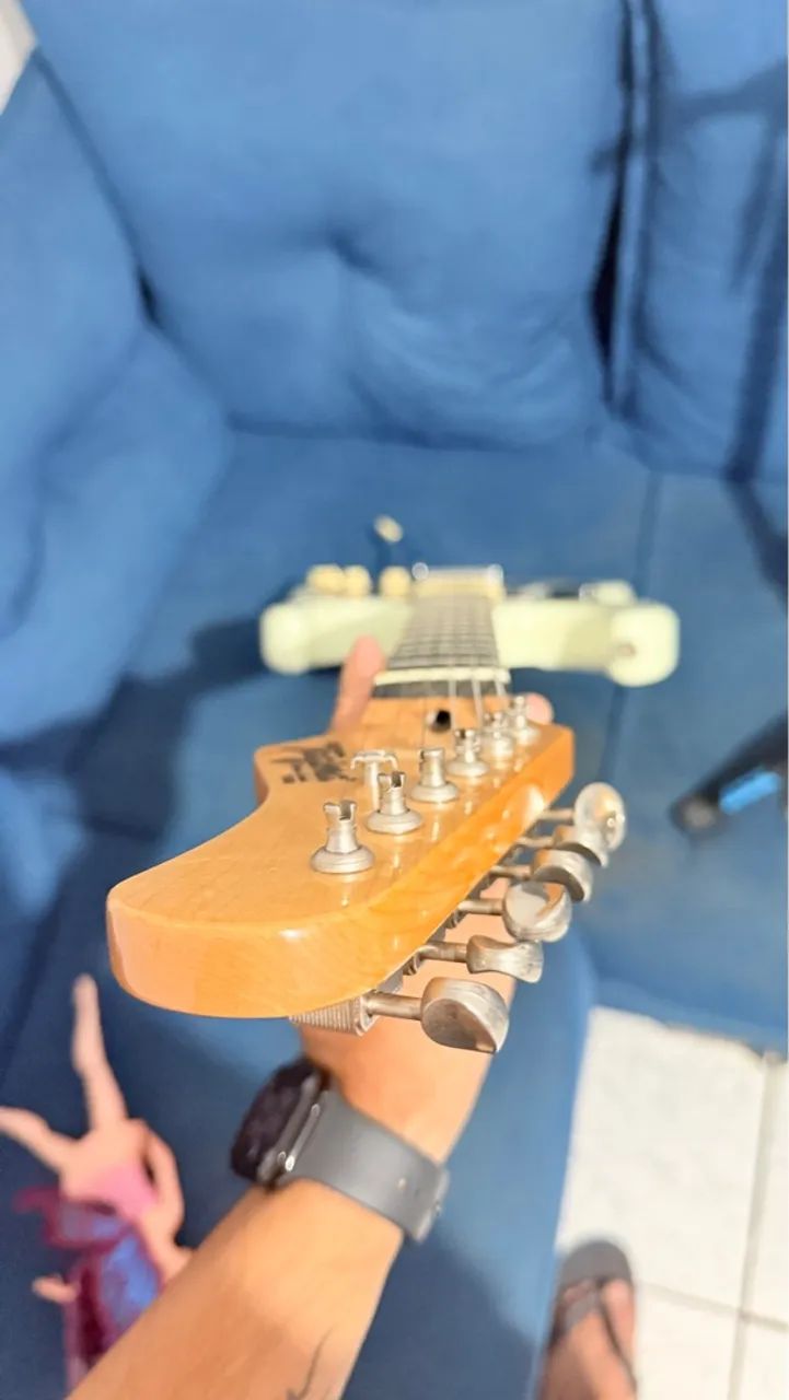 ?Guitarra Tagima T-635 Classic seminova bem cuidada.  - Foto 5