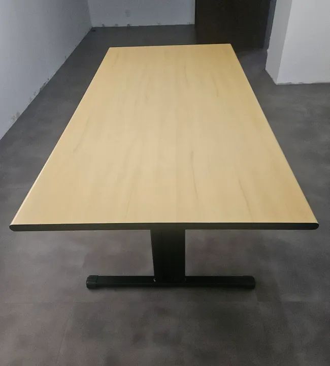 Mesa para reuniões retangular grande. - Foto 3