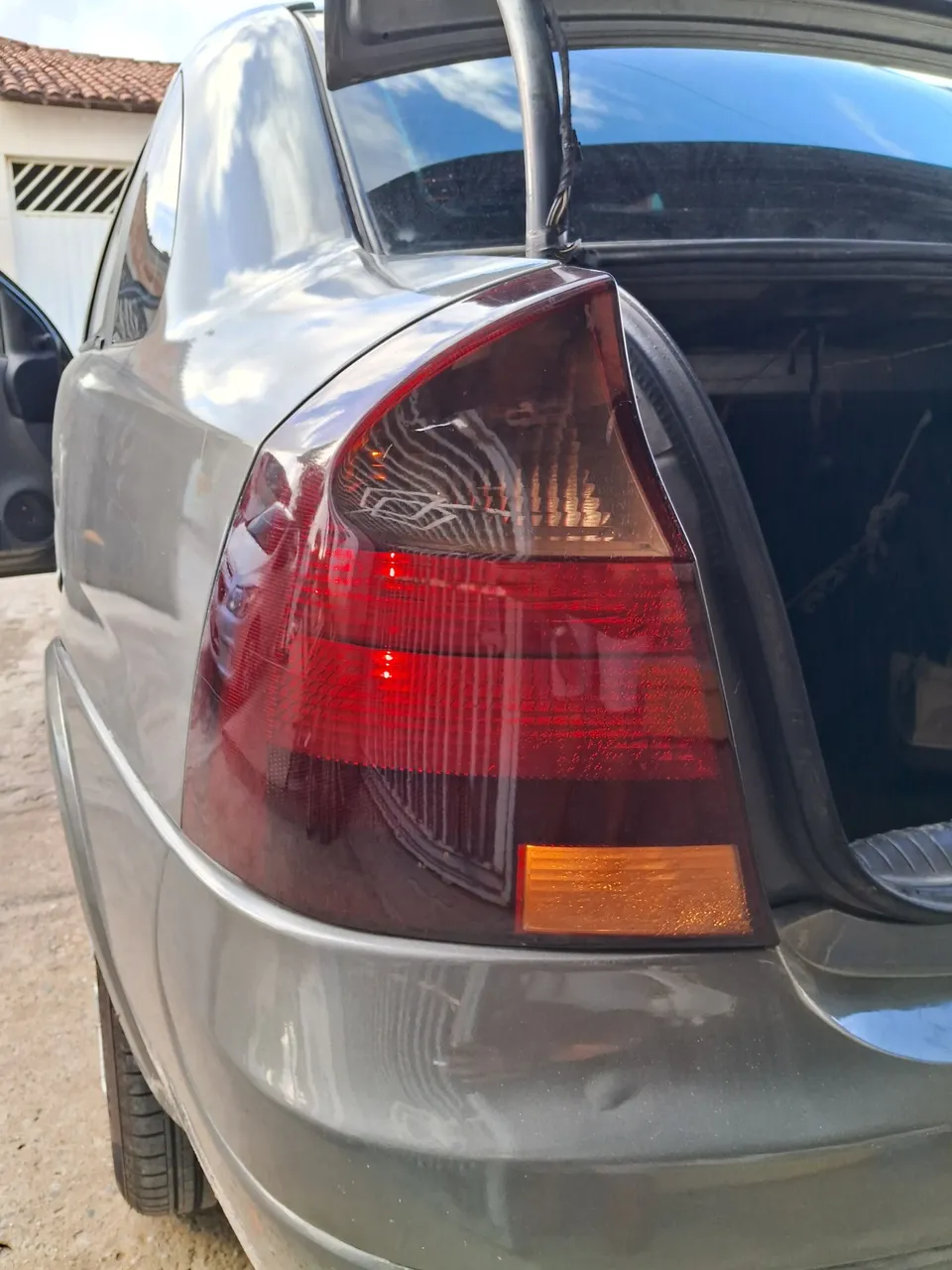 Lanterna Traseira - corsa sedan