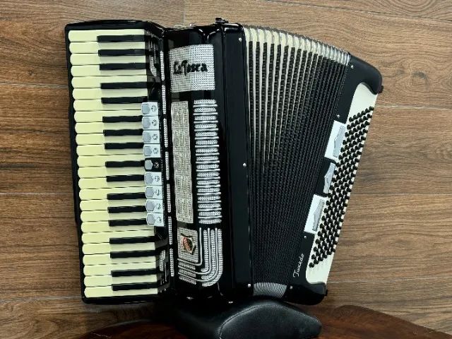 ACORDEON LA TOSCA TUXEDO - Instrumentos musicais - Santa Cruz do
