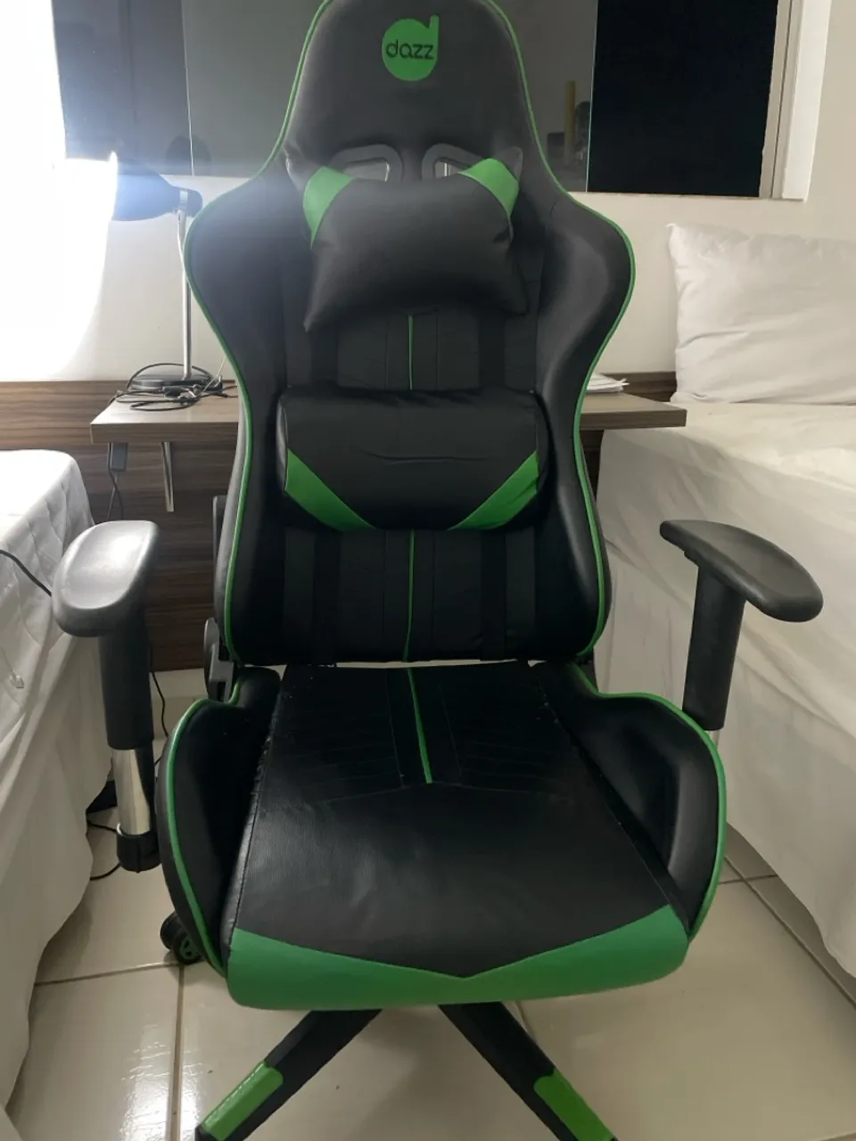 Cadeira Gamer Dazz Preta e Verde