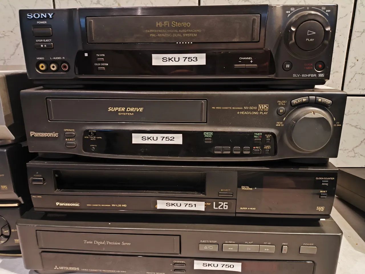 Vídeo cassette vários modelos para peças ou possível restauro 